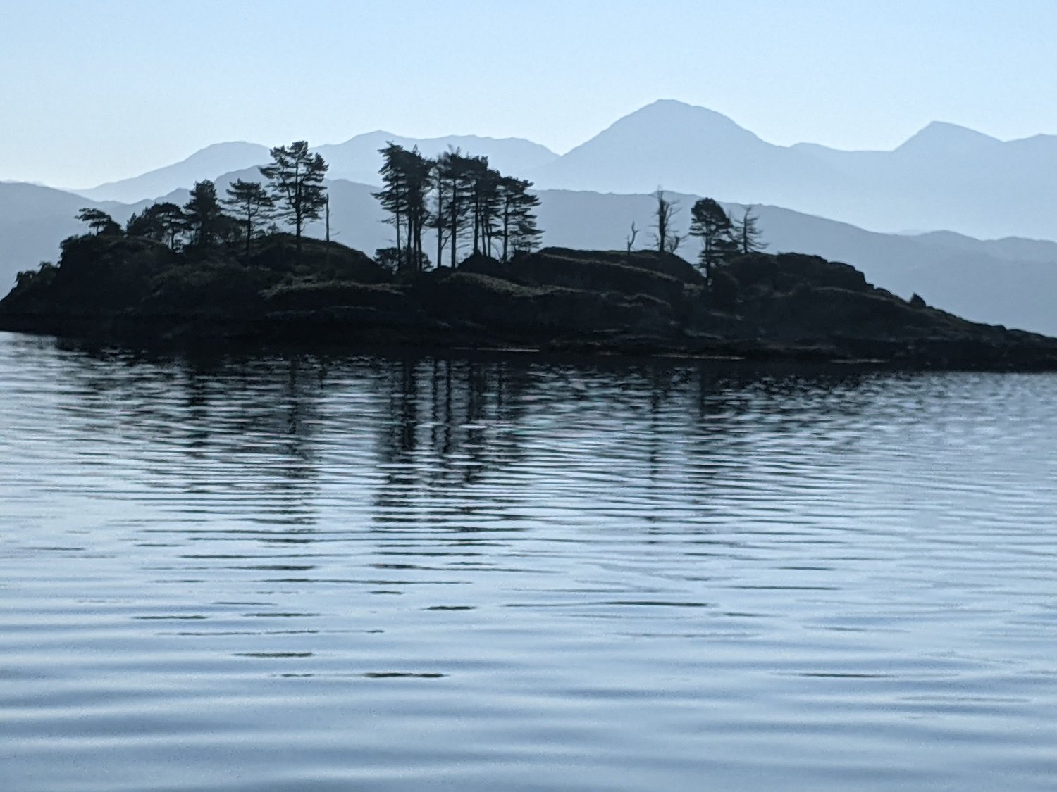 Screenshot of Favorite anchorages of Scotland - Sailing Helacious